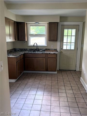 974 Elbon Road, Cleveland Heights, OH 44121