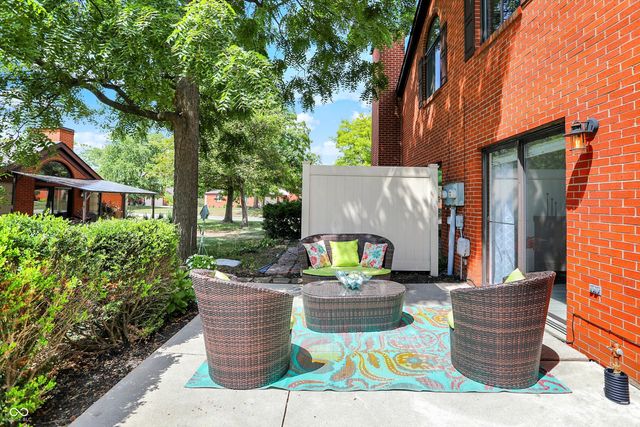 9394 Golden Leaf Way, Indianapolis, IN 46260