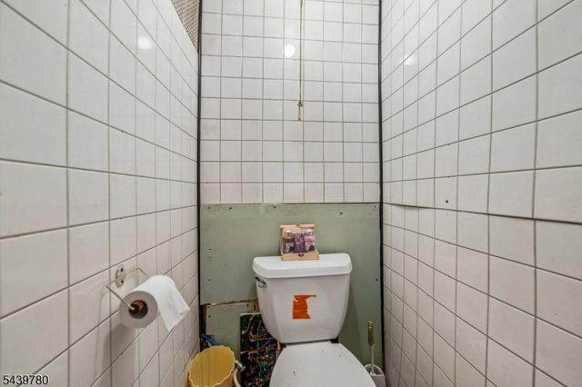 264 Getty Ave, Clifton City, NJ 07011
