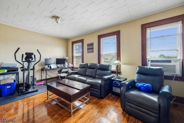 264 Getty Ave, Clifton City, NJ 07011