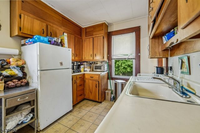 264 Getty Ave, Clifton City, NJ 07011