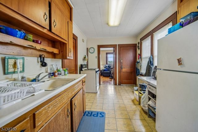 264 Getty Ave, Clifton City, NJ 07011