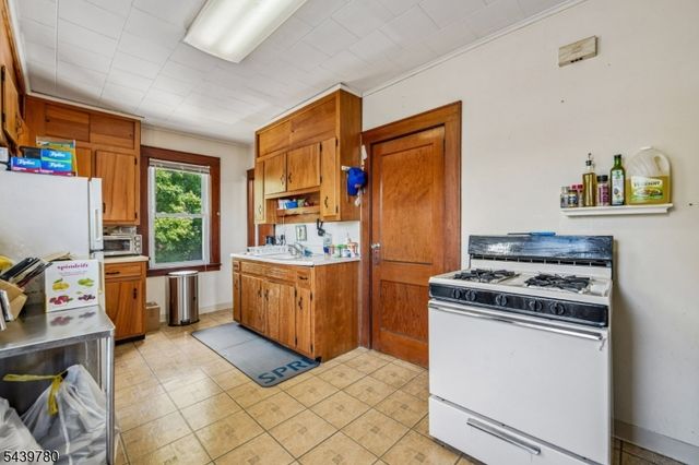 264 Getty Ave, Clifton City, NJ 07011