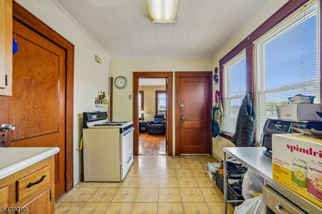 264 Getty Ave, Clifton City, NJ 07011