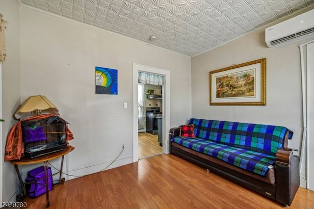 264 Getty Ave, Clifton City, NJ 07011