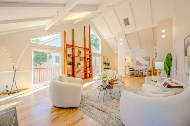 10112 Adelheid, Cupertino, CA 95014
