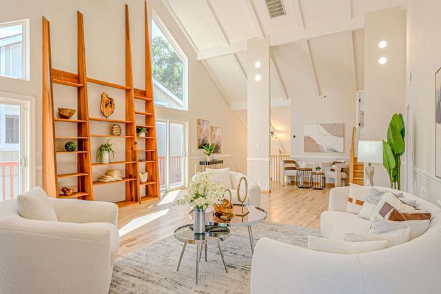 10112 Adelheid, Cupertino, CA 95014