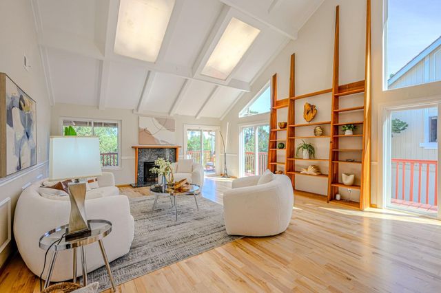 10112 Adelheid, Cupertino, CA 95014