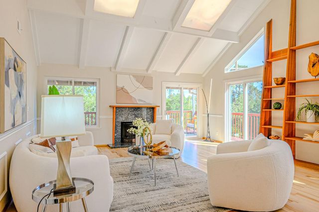 10112 Adelheid, Cupertino, CA 95014