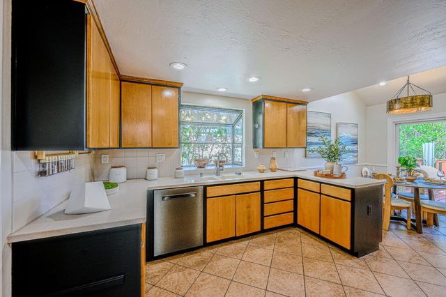 10112 Adelheid, Cupertino, CA 95014