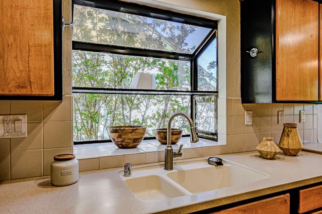 10112 Adelheid, Cupertino, CA 95014