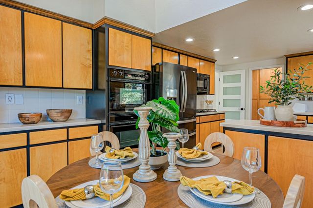 10112 Adelheid, Cupertino, CA 95014