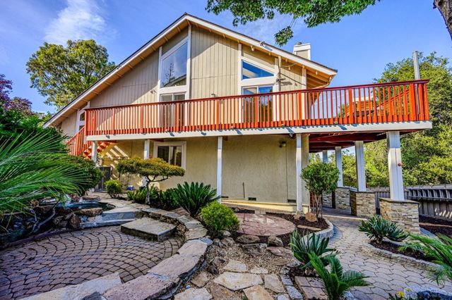 10112 Adelheid, Cupertino, CA 95014