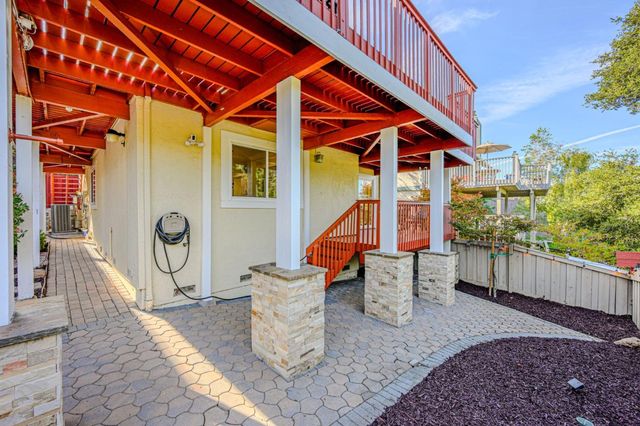 10112 Adelheid, Cupertino, CA 95014