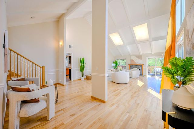 10112 Adelheid, Cupertino, CA 95014
