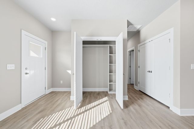 496 E Harper St, Valley Center, KS 67147