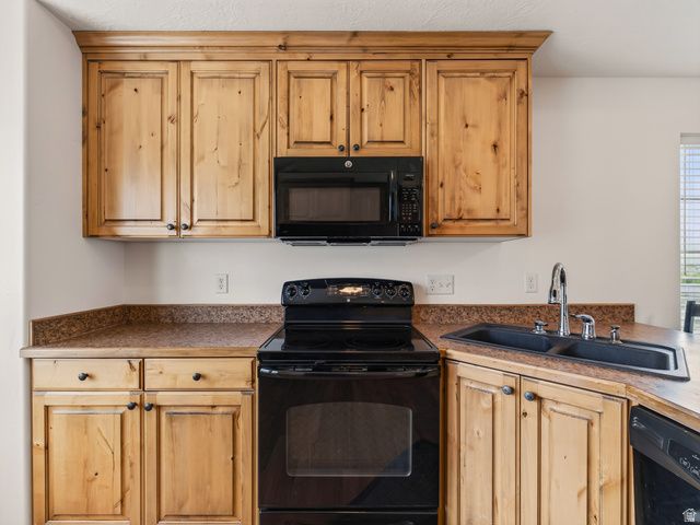 2933 E SOMERSET DR, Spanish Fork, UT 84660