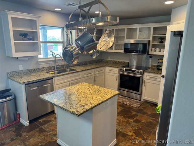 4715 Travertine, Ardmore, OK 73401