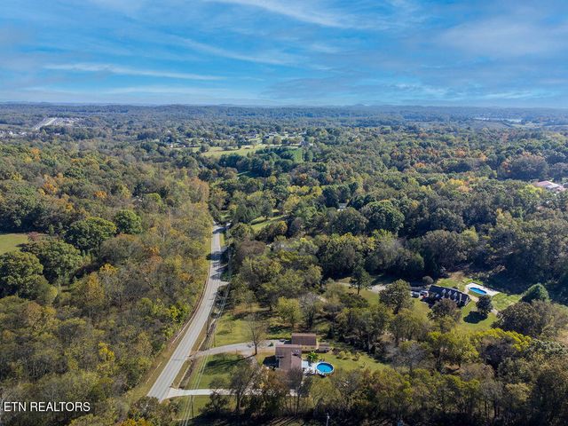 1022 Muddy Creek Rd, Lenoir City, TN 37772