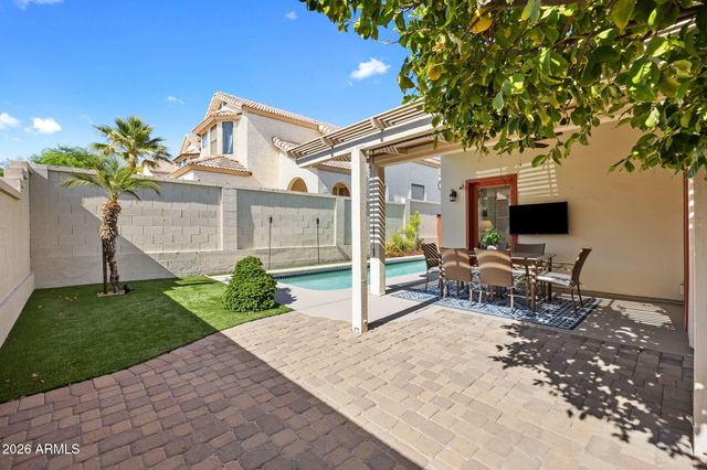 8118 N 10TH Place, Phoenix, AZ 85020