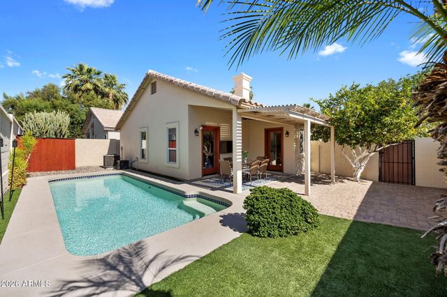 8118 N 10TH Place, Phoenix, AZ 85020