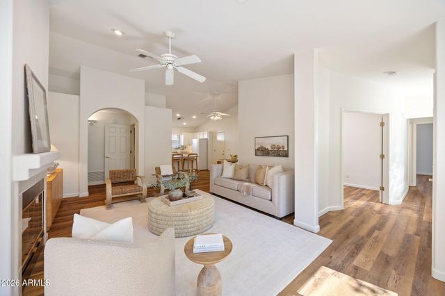 8118 N 10TH Place, Phoenix, AZ 85020