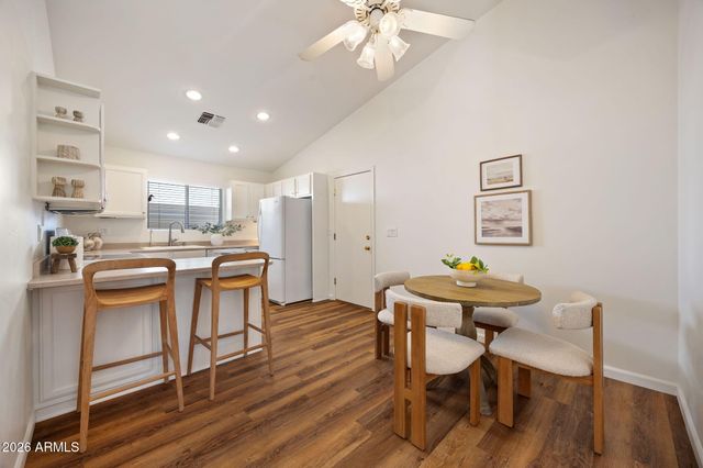 8118 N 10TH Place, Phoenix, AZ 85020