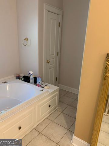 108 Regina Drive NE, Milledgeville, GA 31061
