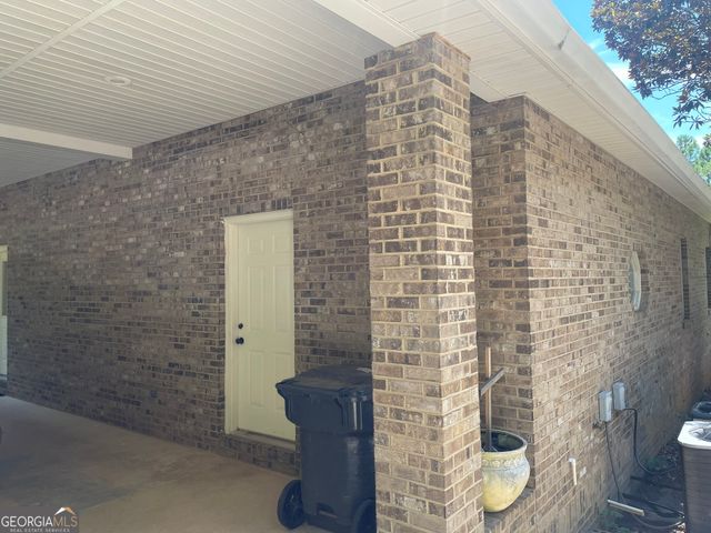 108 Regina Drive NE, Milledgeville, GA 31061