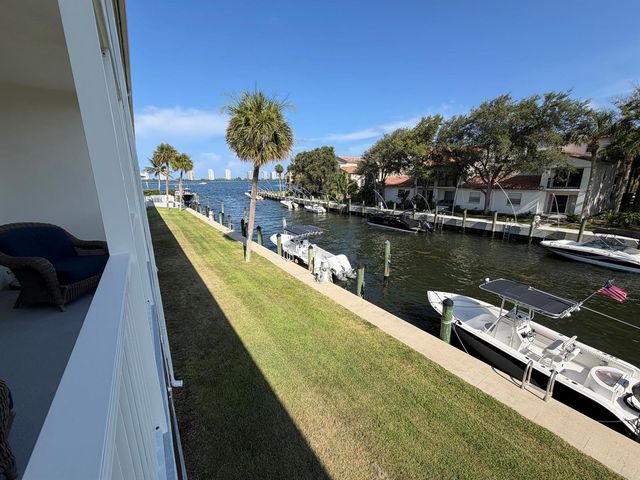 120 Lehane Terrace 206, North Palm Beach, FL 33408