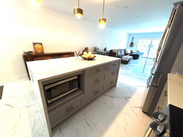 120 Lehane Terrace 206, North Palm Beach, FL 33408