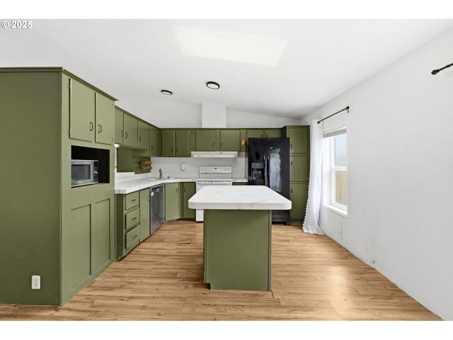 93295 TERRITORIAL Hwy 5, Junction City, OR 97448