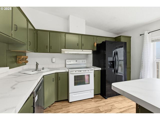 93295 TERRITORIAL Hwy 5, Junction City, OR 97448