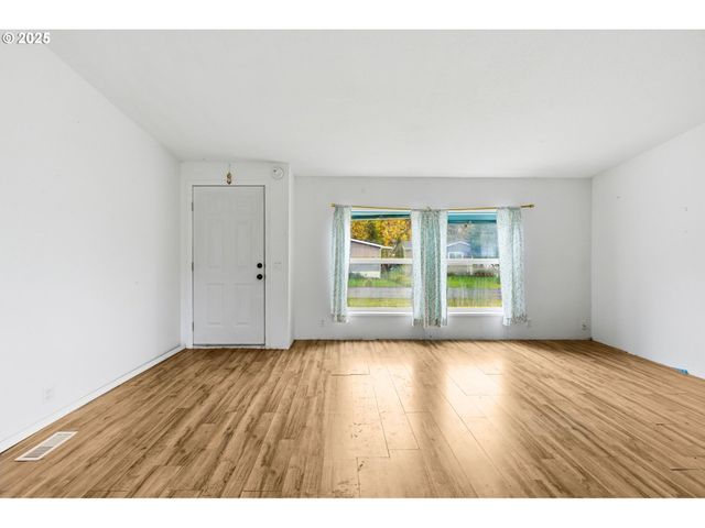 93295 TERRITORIAL Hwy 5, Junction City, OR 97448