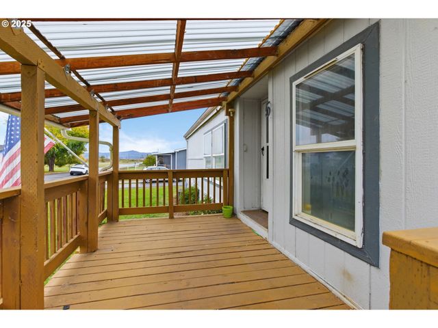 93295 TERRITORIAL Hwy 5, Junction City, OR 97448