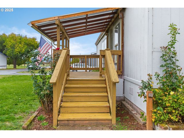 93295 TERRITORIAL Hwy 5, Junction City, OR 97448