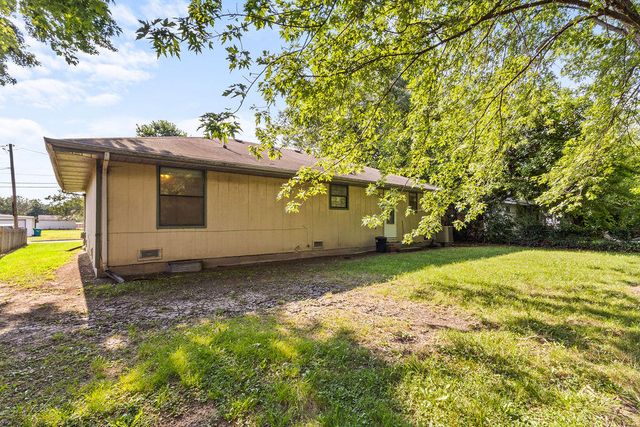 1738 N Oak Grove Avenue, Springfield, MO 65803