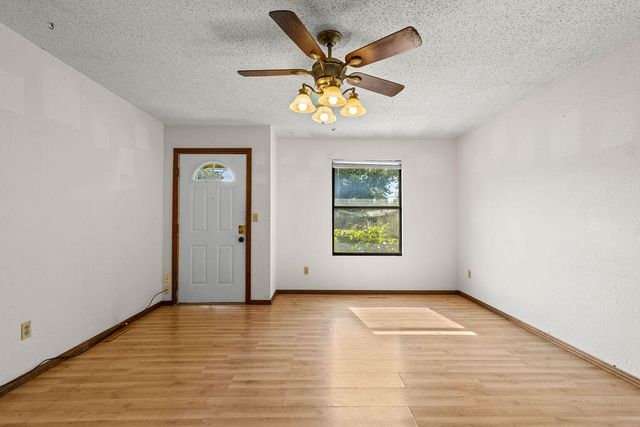1738 N Oak Grove Avenue, Springfield, MO 65803