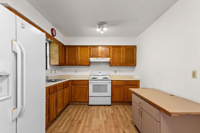 1738 N Oak Grove Avenue, Springfield, MO 65803