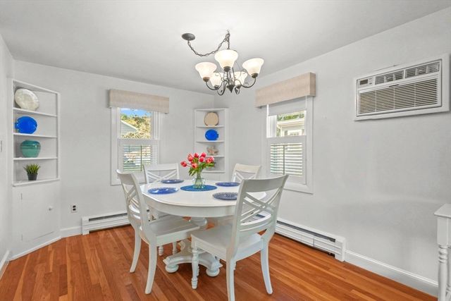 24 Maple St, Marblehead, MA 01945