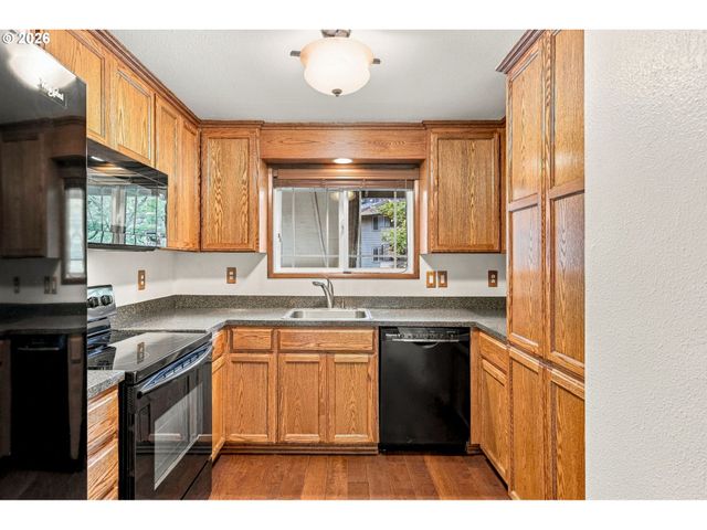 29720 Sw COURTSIDE Dr 52, Wilsonville, OR 97070