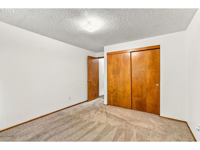 29720 Sw COURTSIDE Dr 52, Wilsonville, OR 97070