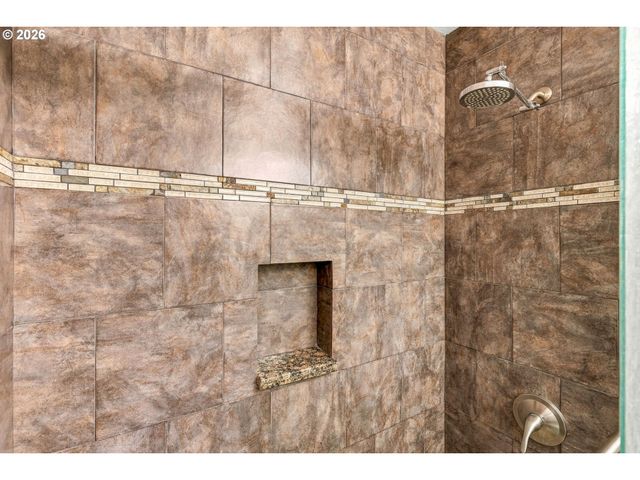 29720 Sw COURTSIDE Dr 52, Wilsonville, OR 97070