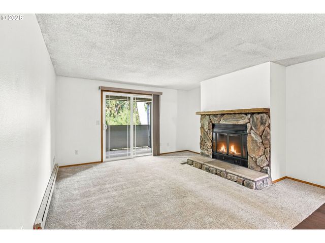 29720 Sw COURTSIDE Dr 52, Wilsonville, OR 97070