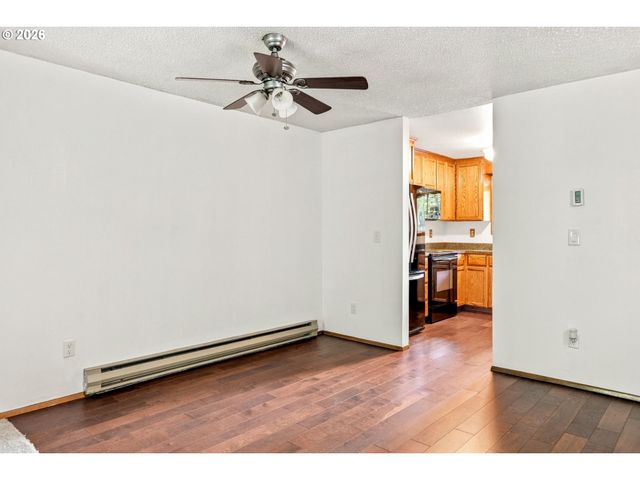 29720 Sw COURTSIDE Dr 52, Wilsonville, OR 97070