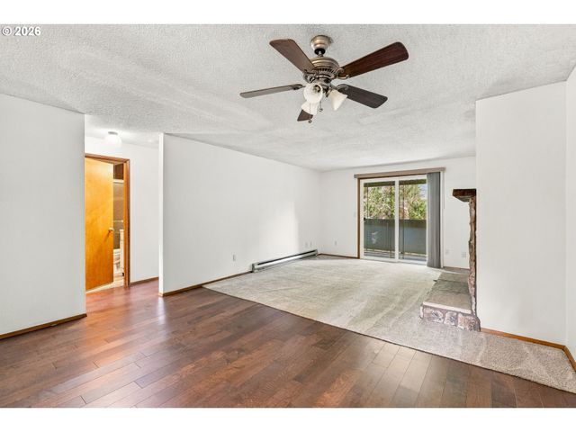 29720 Sw COURTSIDE Dr 52, Wilsonville, OR 97070
