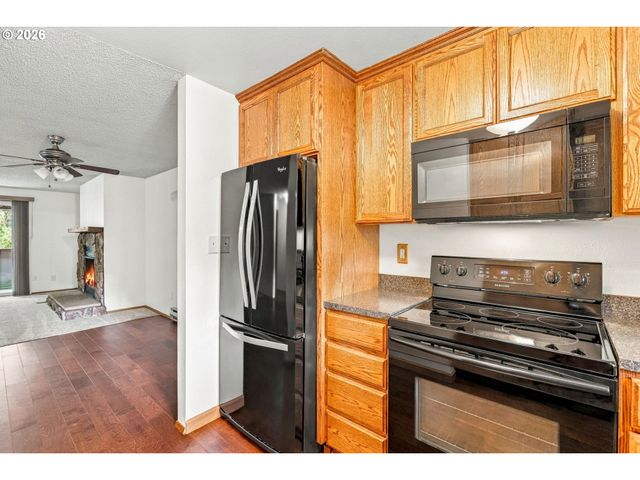 29720 Sw COURTSIDE Dr 52, Wilsonville, OR 97070