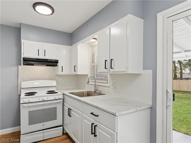 1064 Ray Street, Akron, OH 44306