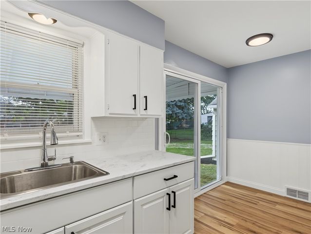 1064 Ray Street, Akron, OH 44306
