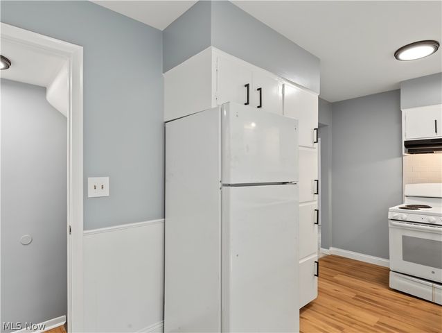 1064 Ray Street, Akron, OH 44306